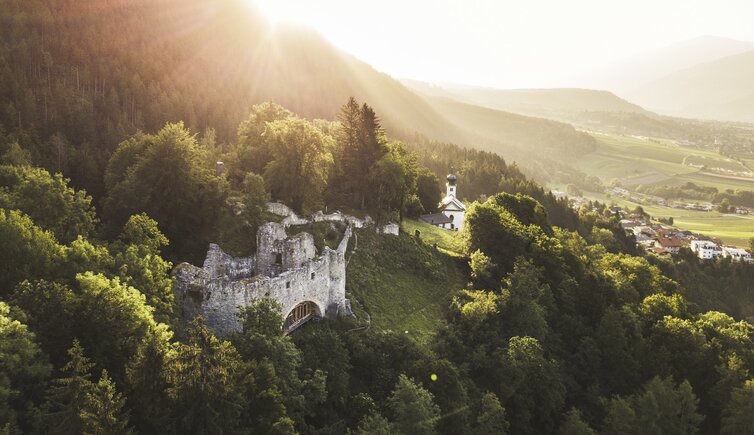 Burgruine Thaur Sonnenaufgang