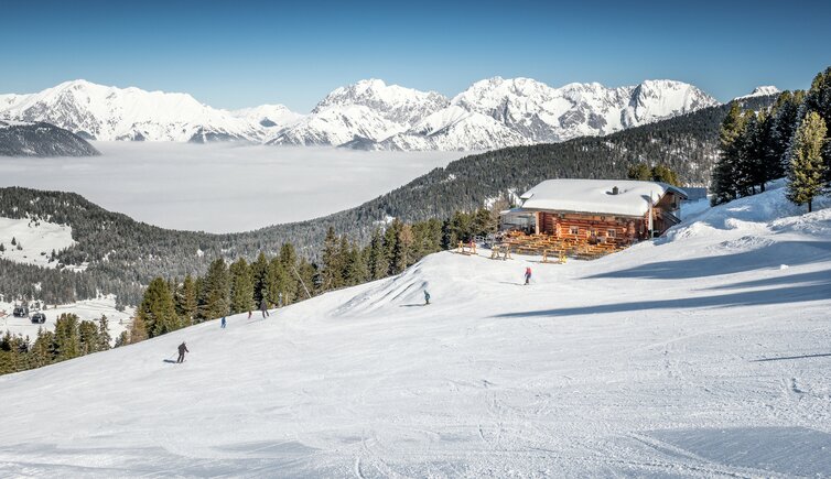 hochoetz kuehtaile alm winter