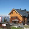 Die Erfurter H&uuml;tte, unser Ausgangspunkt, liegt direkt an der Bergstation auf 1.934 m - Foto: MS, &copy; Peer