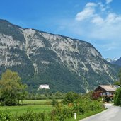 inntal bei stans dahinter schloss tratzberg