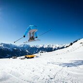 zillertal arena za actionpark skifahrer sprung