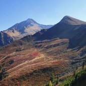 herbstlandschaft am weg zur edel heutte ahorn mayrhofen fr