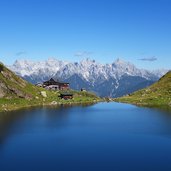 wildseeloderhaus dahinter loferer steinberge