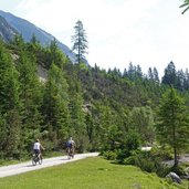 almen im hinterautal an der isar radweg weg