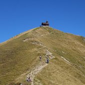 aufstieg zum gipfel kellerjoch kreuzjoch kapelle