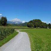 inntal radweg bei moetz dahinter hohe munde