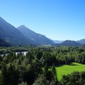 blick von kniepass richtung lechtal bei pinswang und fuessen