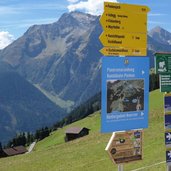 aussicht und wegweiser bei bergstation penkenbahn