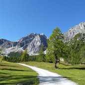 schlickeralm wiesen und kalkkoegel