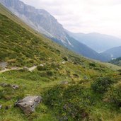 abstieg von portjoch richtung obernbergersee