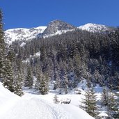 weg zur wettersteinhuette winter rodelbahn