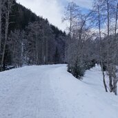 gschnitzbach uferweg winterwanderweg bei gschnitz