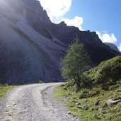 weg von pinnisalm zur karalm