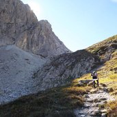 weg aufstieg unter rosskopf zum obstanser see