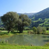 teich im zillertal dahinter ortschaft hart