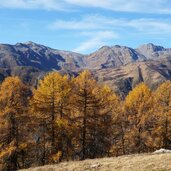 herbst sesvennagruppe ueber schlinigtal ab voellakopf fr