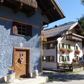 weissenbach am lech ortsteil gaicht haus mit schindeln