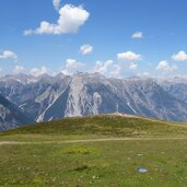 krahberg am venet und blick zu den lechtaler alpen fr