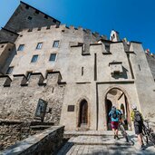 MTBEingang Schloss Bruck Lienz