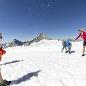 Schneeballschlacht Gletscherflohpark Hintertux