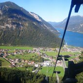 Sommer blick von karwendelbahn auf pertisau