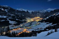 ortsansicht ferienregion mayrhofen hippach foto