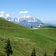 st bernhard kapelle am hahnenkamm dahinter kaisergebirge