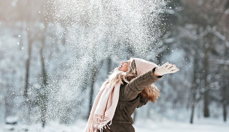 Adobe Stock shortstay winter person schnee