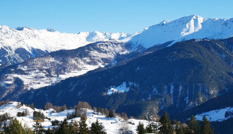 winter ansicht serfaus dahinter kauns kaunerberg und fendels fr