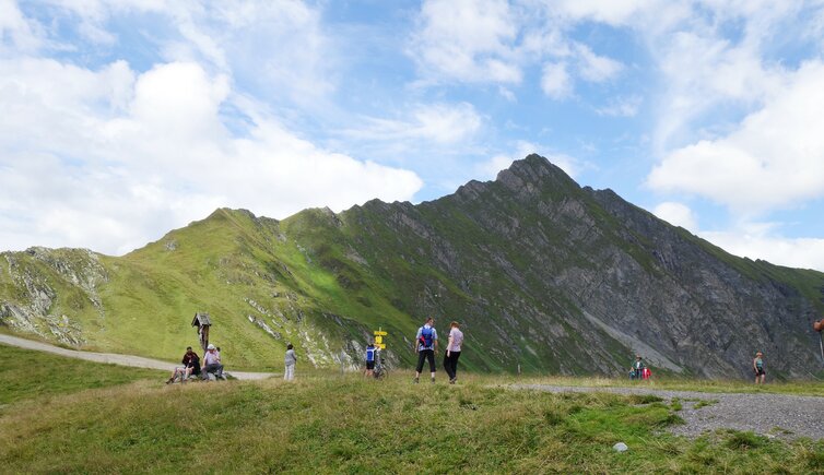 wege unter tuxer joch und hornspitze