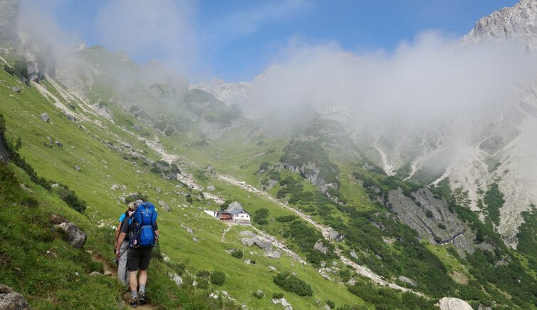 drischlsteig blick auf muttekopfhuette